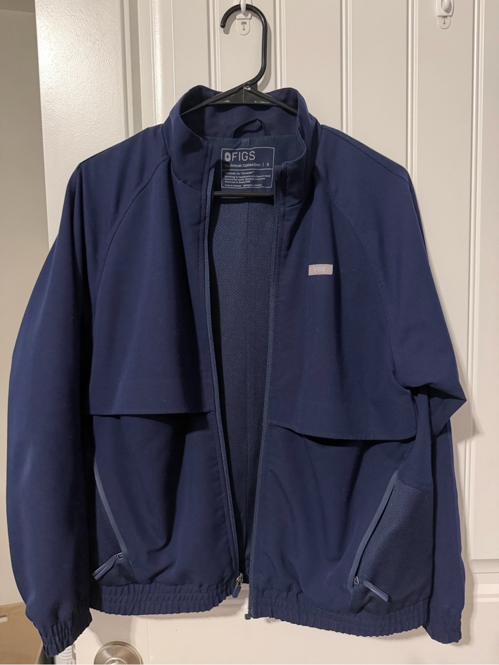 FIGS Women’s Navy Lightweight Shirt Jacket